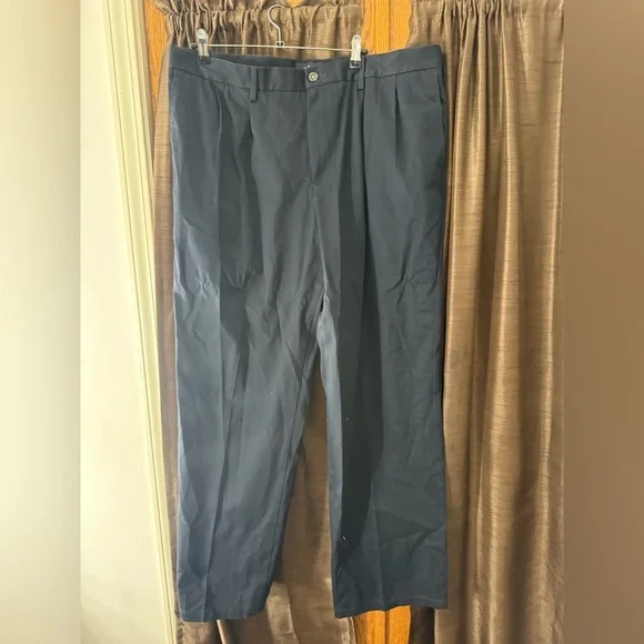Dockers Men's Navy Dress Pants 40x34 classic fit - Picture 1 of 6
